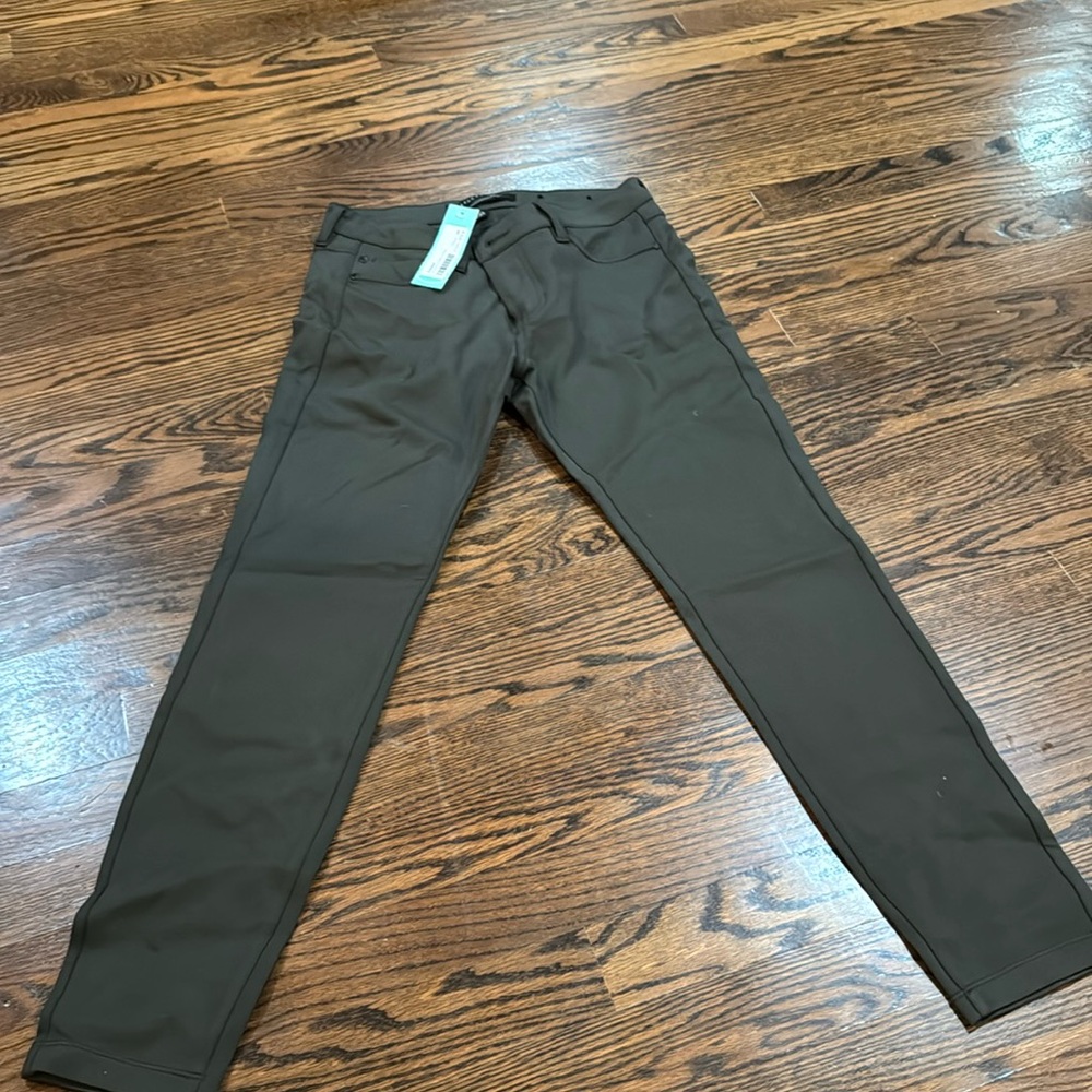 Liverpool skinny pant. NWT. 4P